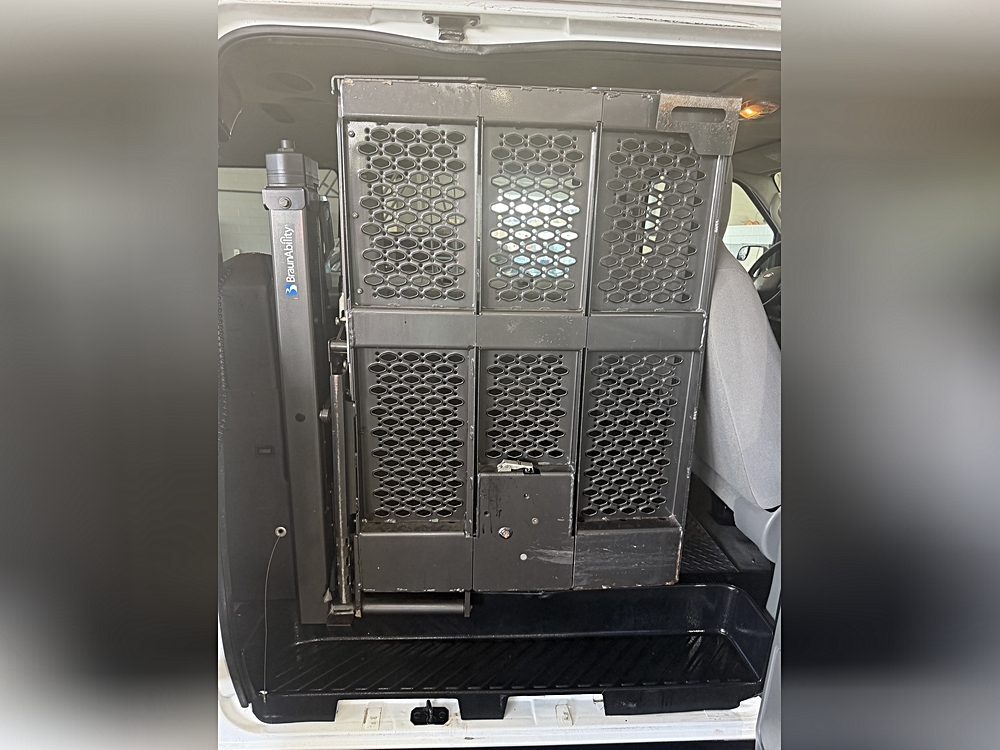 ford e-series econoline wagon 2011 1FDNE1BW9BDA56542 image ford e-series econoline wagon 2011 1FDNE1BW9BDA56542 image